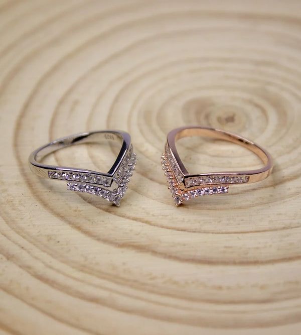 V-Shape Stacking Ring