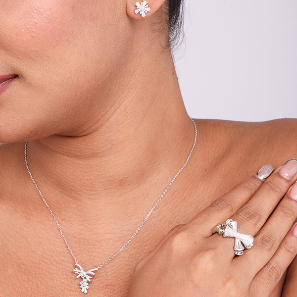 Saké Bow Pavé Statement Ring