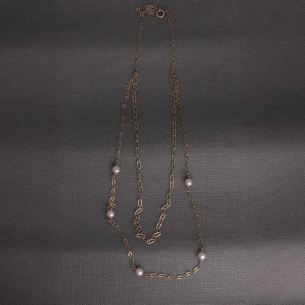 Elegant Layered Necklace with Pearls
