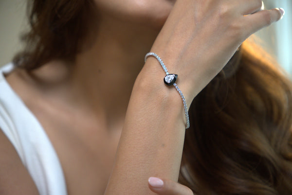 Teardrop Solitaire Chain Bracelet